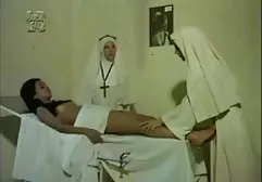 متعة صورسكس فنانين عرب الهواة امرأة ملقاة على