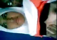 عارية في الهواء الطلق
